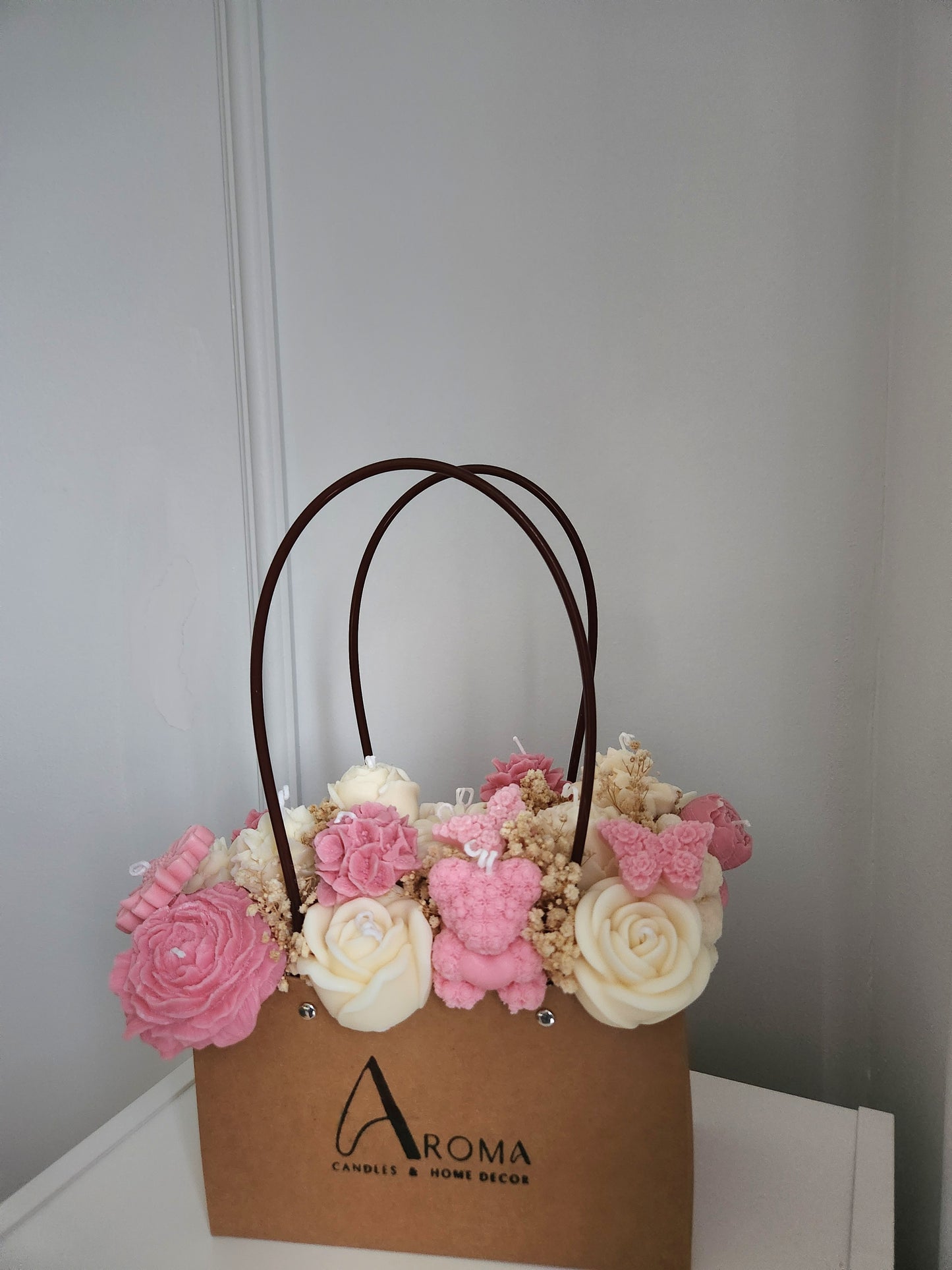 Sac de bougies en arrangement floral