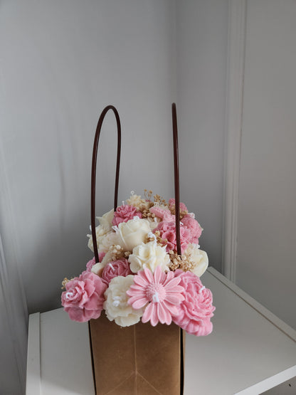 Sac de bougies en arrangement floral